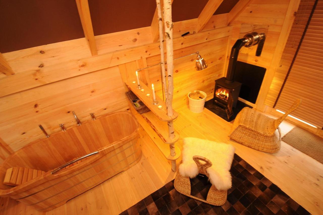 Cabane Lodge Domaine Du Lac Chambon Murol Exterior foto